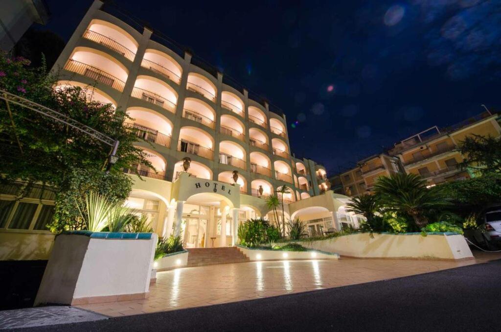 Hotel San Francesco Maiori Buitenkant foto
