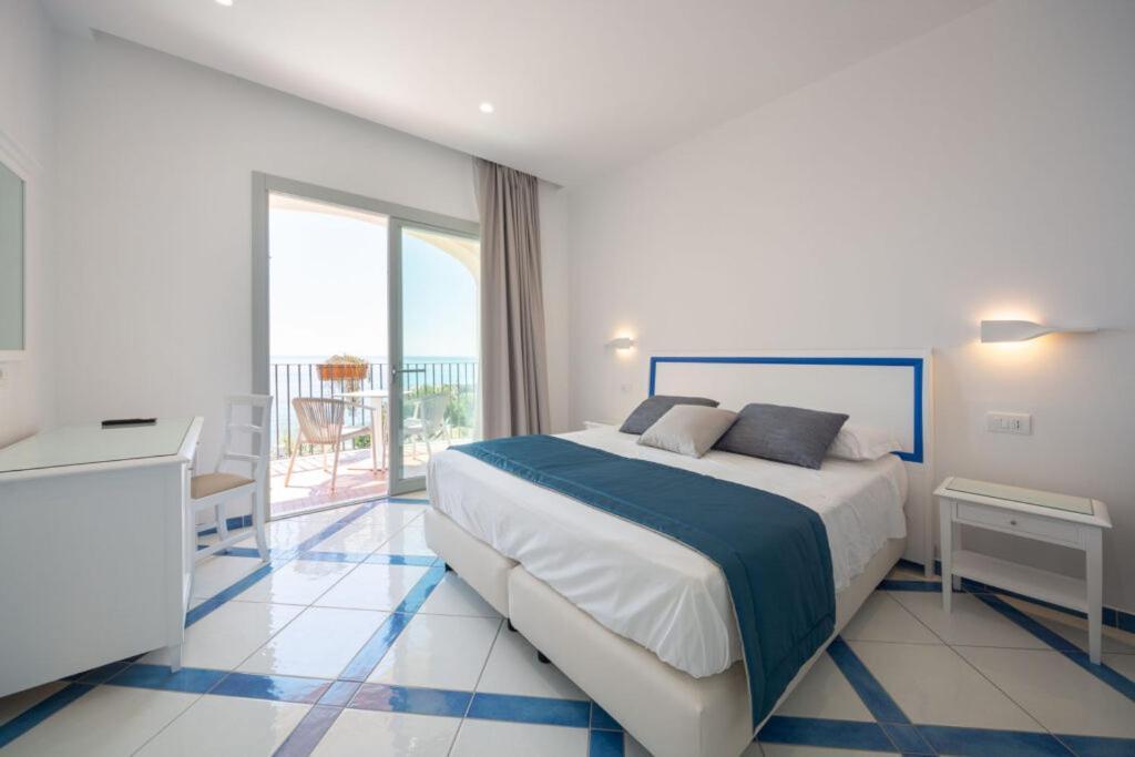 Hotel San Francesco Maiori Buitenkant foto