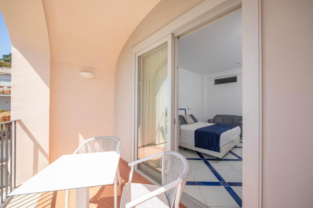Hotel San Francesco Maiori Buitenkant foto